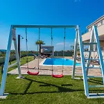Providenca With Heated Pool فيلة