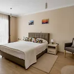 Providenca With Heated Pool Debeljak