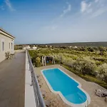Providenca With Heated Pool فيلة *