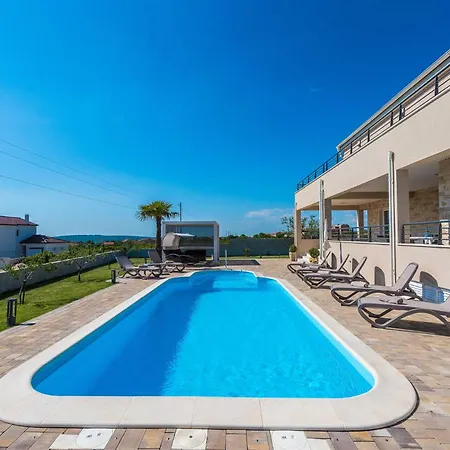 וילה Providenca With Heated Pool Debeljak