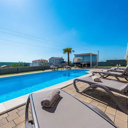 Providenca With Heated Pool Villa