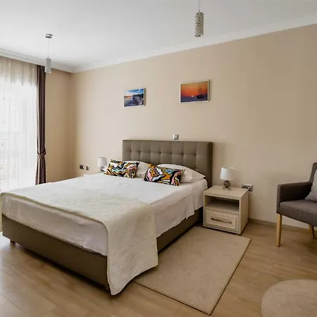 Providenca With Heated Pool Debeljak