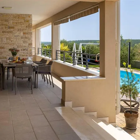 Providenca With Heated Pool * Debeljak