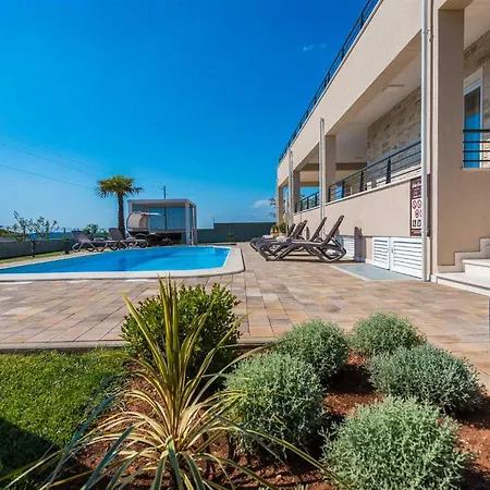 וילה Providenca With Heated Pool *