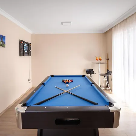 וילה Providenca With Heated Pool
