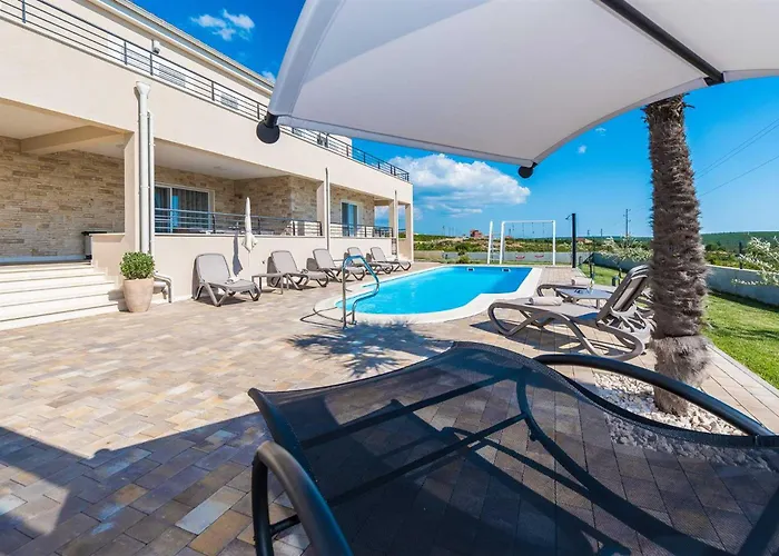 Providenca With Heated Pool