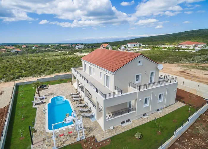 Villa Providenca With Heated Pool