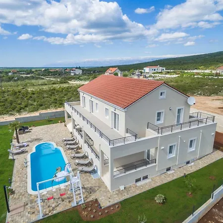 Villa Providenca With Heated Pool