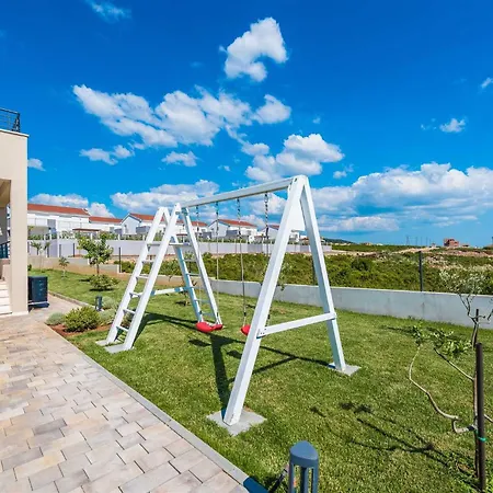 Providenca With Heated Pool *