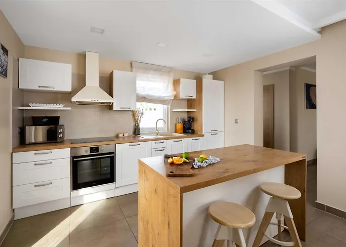 Providenca With Heated Pool *