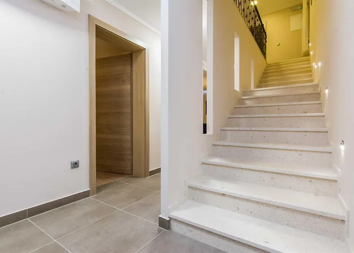 Providenca With Heated Pool Villa Debeljak