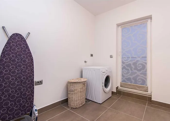 Providenca With Heated Pool *