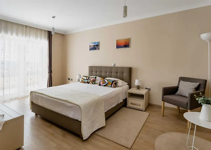 Providenca With Heated Pool Debeljak