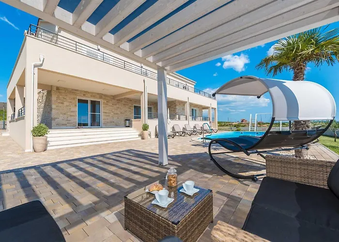 Providenca With Heated Pool *